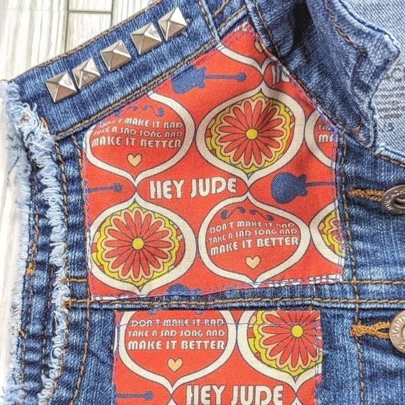 Beatles Hey Jude Custom Made Studded Patchwork Denim Blue Jean Vest Size 4T NWT - Picture 4 of 8